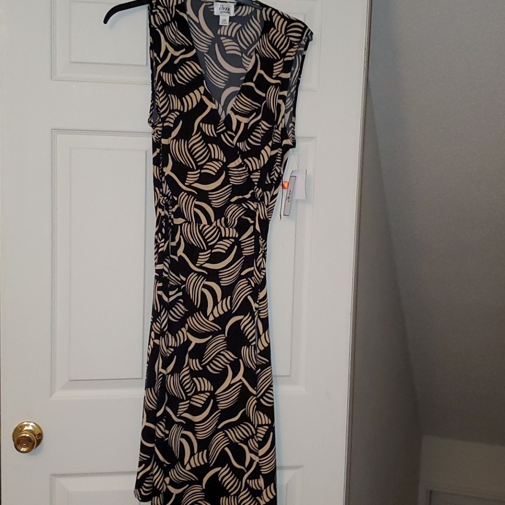 Geo Pattern wrap dress - Picture 2 of 5